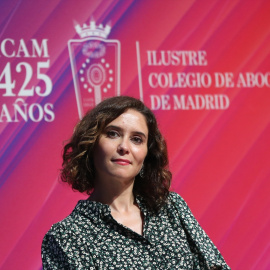 La presidenta de la Comunidad de Madrid, Isabel Díaz Ayuso, en un acto del Colegio de la Abogacía de Madrid (ICAM).