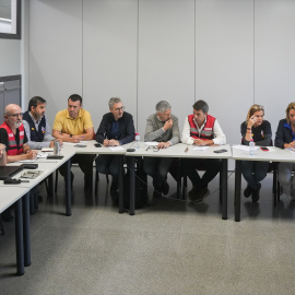 (Foto de ARCHIVO)El ministro del Interior, Fernando Grande-Marlaska (5d),  y el presidente de la Generalitat valenciana, Carlos Mazón (4d), durante la reunión del Centro de Coordinación Operativo Integrado (CECOPI) de la Comunitat Valenciana, a 1 de noviembre de 2024, en L'Eliana Valencia, Comunidad Valenciana (España). Marlaska se ha incorporado de manera permanente al equipo del Centro de Coordinación Operativa Integrado (Cecopi) del 112 de la Comunidad Valenciana  para mejorar la coordinación operativa.Jorge Gil / Europa Press01 NOVIEMBRE 2024;CEOPI;CATASTROFE;DANA;INUNDACIONES;GOTA FRÍA01/11/2024