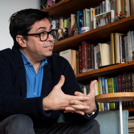 Gerardo Pisarello, durant l'entrevista amb 'Públic' com a candidat a les primàries de BComú. 19/01/2026