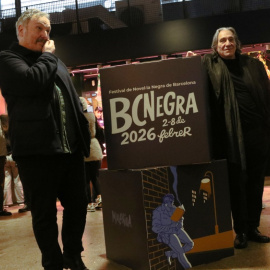 La presentació del BCNegra del 2026, amb el director del festival, Carlos Zanón, i el regidor de Cultura, Xavier Marcé.