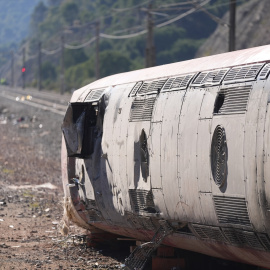 Uno de los vagones del tren Iryo que descarriló en Adamuz