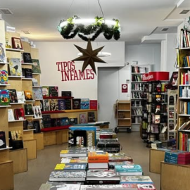 Interior de Tipos Infames, la librería de Malasaña, en Madrid, que ha anunciado su cierre,.
