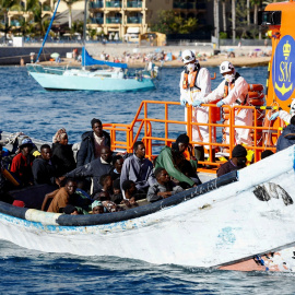 Un cayuco en las costas de Gran Canaria.