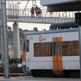 Un tren de Rodalies aturat aquest diumenge a l'estació de Tarragona. 25/01/2026