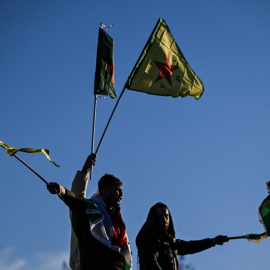 Kurdos siria manifestación banderas