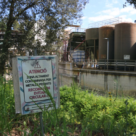 L'exterior de la fàbrica de bateries Exide de Bonmatí