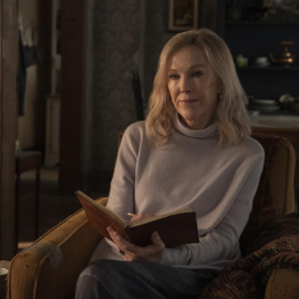 La actriz Catherine O'Hara en la serie 'The Last of Us'