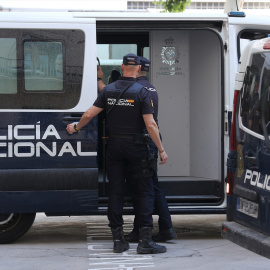 EuropaPress_6055875_detenido_llega_vehiculo_policial_juzgado_instruccion_numero_26_junio_2024