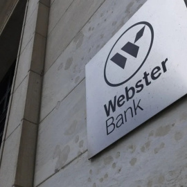 Una oficina de Webster Bank, en una foto de archivo.