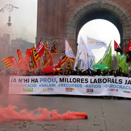 Imatge d'arxiu de la manifestació de docents a Barcelona a finals de gener
