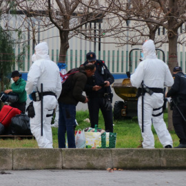 Equips municipals intervenen al desallotjament de l'assentament de la Zona Franca de Barcelona. 10/02/2026
