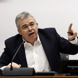 El exsecretario de Organización del PSOE, Santos Cerdán, en la comisión de investigación del Parlamento Foral sobre el 'caso Cerdán'.