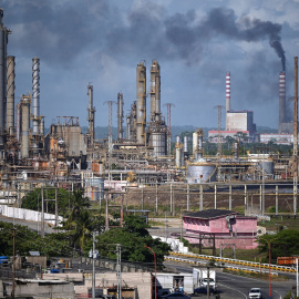 Vista de las instalaciones de la refinería El Palito de la petrolera estatal venezolana PDVSA, en Puerto Cabello (Venezuela).