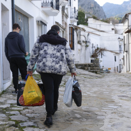Un primer grupo de vecinos desalojados por el temporal en Grazalema (Cádiz) ha podido volver a sus hogares a partir de este lunes.