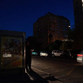 Calles a oscuras durante el apagón eléctrico generalizado del 28 de abril de 2025.