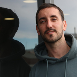 L'escriptor Gil Pratsobrerroca a la seu de l'editorial Penguin Random House, a Barcelona. 21/02/2026