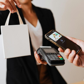 El pago con el móvil se ha convertido en algo frecuente.
