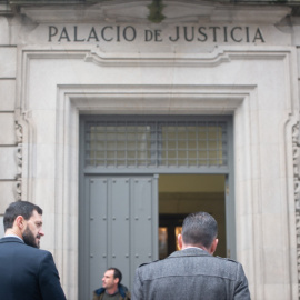 EuropaPress_4929058_abogado_familiares_victimas_llegada_juicio_donde_juzga_presunto_culpable