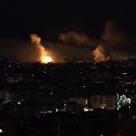 Captura de video donde se observa un bombardeo este lunes, en Beirut (Líbano)