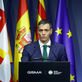 El presidente del Gobierno, Pedro Sánchez, interviene durante la cena oficial de inauguración del Mobile World Congress (MWC) Barcelona 2026, en el Museu Nacional d'Art de Catalunya, a 1 de marzo