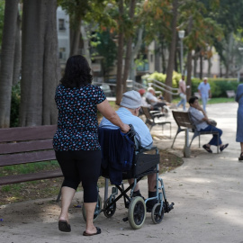 Los derechos de las personas que reciben los cuidados, y también de quienes los proveen, deben ser un objetivo en sí mismo de las políticas públicas.