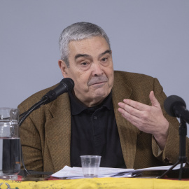 El presidente de Movimiento contra la Intolerancia, Esteban Ibarra, durante una rueda de prensa.