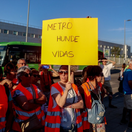 EuropaPress_6078760_decenas_personas_concentracion_estacion_metro_hospital_henares_julio_2024