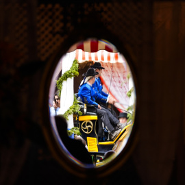 Detalle de ambiente en la Feria de Abril de Sevilla. Archivo.