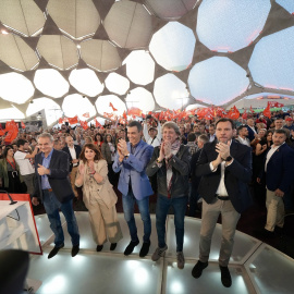 José Luis Rodríguez Zapatero, Patricia Gómez Urbán, Pedro Sánchez, Carlos Martínez y Óscar Puente en el acto de este viernes en Valladolid.