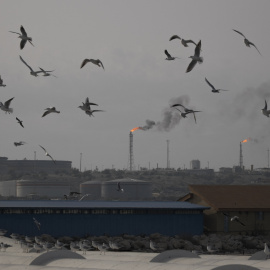 Instalaciones petroleras en la isla de Jarg (Irán).