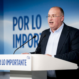 El secretario general del Partido Popular, Miguel Tellado, durante una rueda de prensa tras seguimiento de la noche electoral del PSOE de Castilla y León, en la sede nacional del Partido Popular, a 15 de marzo de 2026, en Madrid (España).