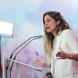 La coordinadora de Sumar, Lara Hernández durante la rueda de prensa ofrecida este lunes para valorar los resultados electorales.