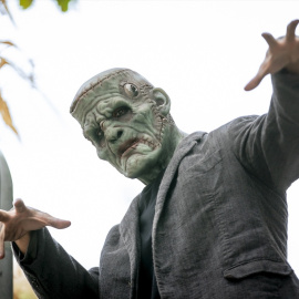 Un actor caracterizado como el monstruo de Frankenstein, muestra de la importancia que el miedo posee en la cultura popular.