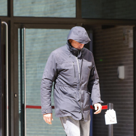 El concejal de Servicios Jurídicos, Contratación y Patrimonio de Altea, Rafael Ramón Mompó, de Compromís, a su salida del juzgado de Denia.