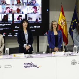 La ministra de Igualdad, Ana Redondo durante el Minuto de Silencio en la reunión del Comité de Crisis de la violencia machista ante el repunte de casos en febrero.