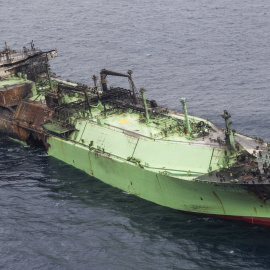 Restos del buque ruso a la deriva en el Mediterráneo.
