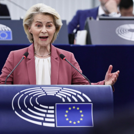 La presidenta de la Comisión Europea, Ursula von der Leyen, durante un debate  en el Parlamento Europeo en Estrasburgo (Francia).
