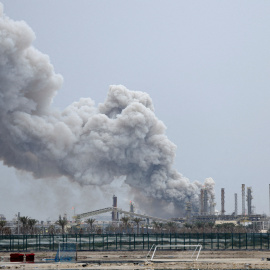 La refinería de petróleo Bapco, en Bahréin, tras un ataque iraní, el 9 de marzo de 2026.