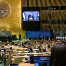 Una delegada israelí atiende a la intervención del líder palestino Mahmud Abbás en la última asamblea de Naciones Unidas en Nueva York.