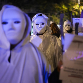 Cientos de manifestantes durante una concentración por el día de la Eliminación de la violencia contra las Mujeres, a 25 de noviembre de 2025, en Valencia, Comunidad Valenciana (España).