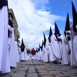 nazarenos_hermandad_san_benito_semana_santa