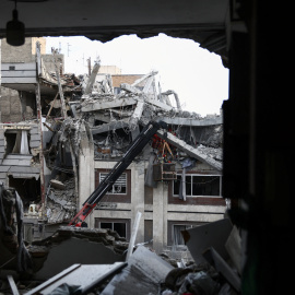 Un edificio bombardeado en Teherán