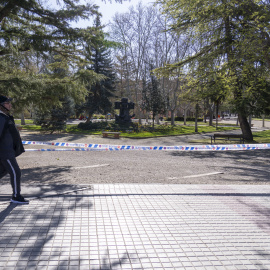 Teruel cierra el parque de Los Fueros-Ricardo Eced ante la alerta por viento.