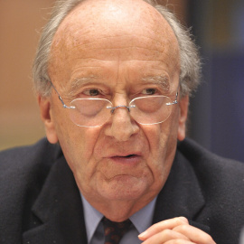 20111123_HUMAN_RIGHT_CONF3_028_(cropped)