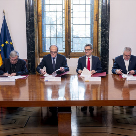 Luis Argüello, Ángel Gabilondo, Félix Bolaños, y Jesús Díaz Sariego, durante la firma del acuerdo.