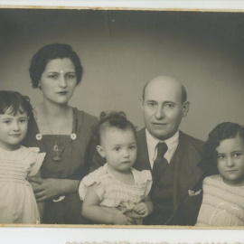 Lorenzo Aguirre con su familia