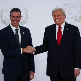 Pedro Sánchez junto a Donald Trump el pasado mes de octubre en Egipto.