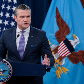 El secretario de Defensa de EEUU, Pete Hegseth, en una rueda de prensa en el Pentágono.