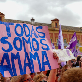 Concentración convocada por la asociación Amama