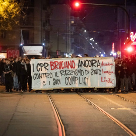 Manifestación en Turín contra los CPR o Centros de Detención de Inmigrantes.